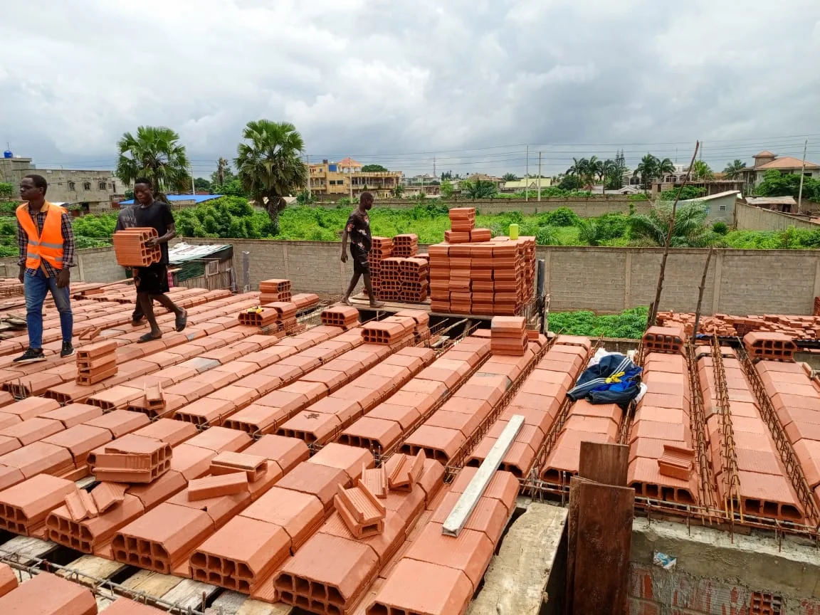 Chantier · Plancher — Réalisation d’un plancher, vue 1