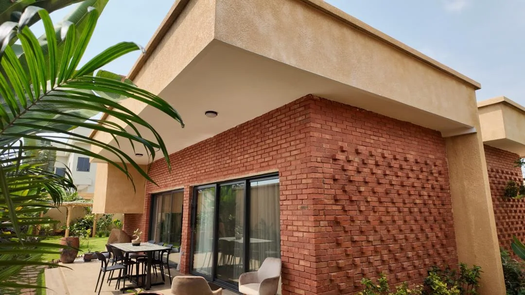 Réalisation · Maison — Maison, terrasse et jardin, vue 6